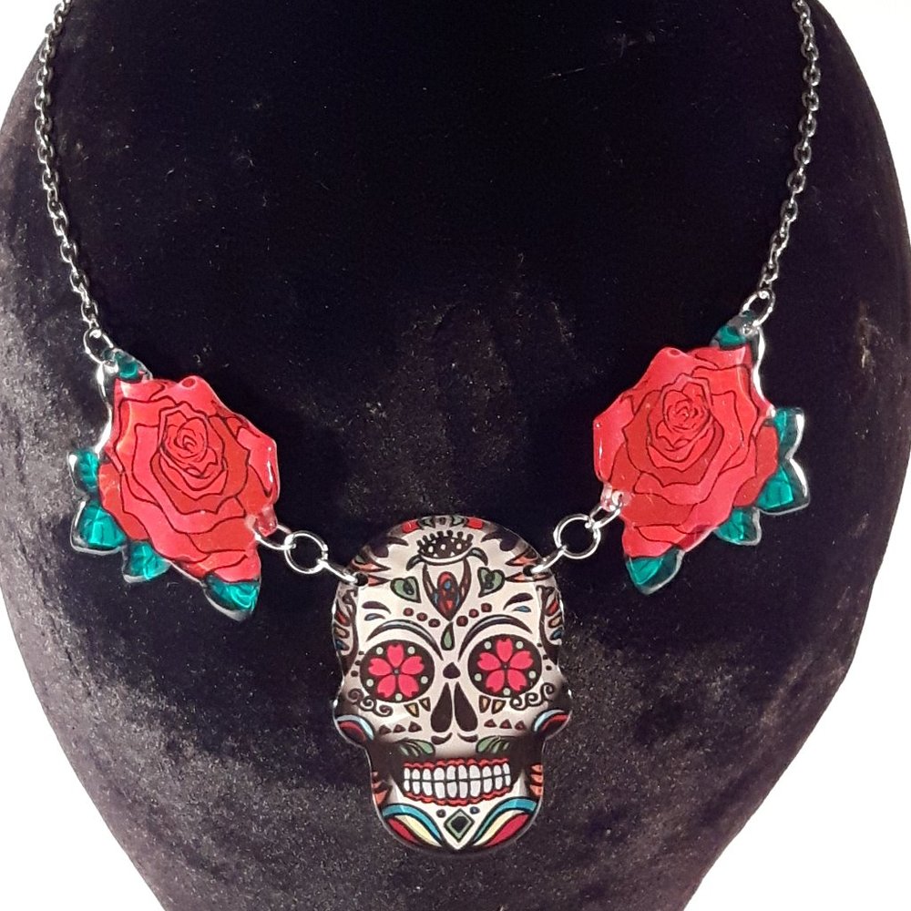 Jewelry Necklace Day of The Dead Skull/Sugar Skull with Roses